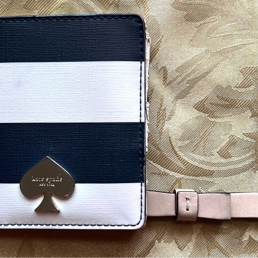 Kate spade small wallet